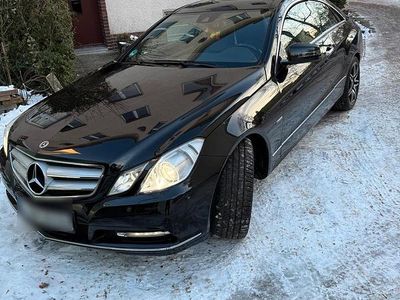Schwarz Gebraucht 2011 Mercedes E200 Coupé | 11.800 € (Etwas zu teuer)