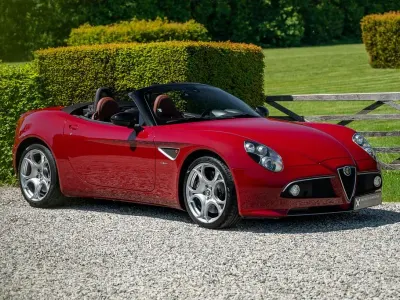 Käytetty Alfa Romeo Spider 450 HP (330 kW) 2010 Punainen Avoauto