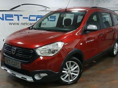 Usado Dacia Lodgy Stepway 131 HP (96 kW) 2022 Vermelho Monovolume