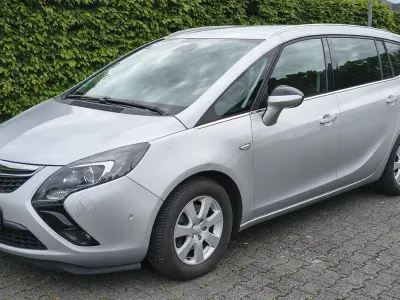 Gebraucht Opel Zafira Tourer Innovation 140 PS (102 kW) 2014 Silber Van / Kleinbus