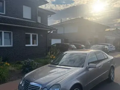 Gebraucht Mercedes E280 Elegance 190 PS (139 kW) 2007 Beige Limousine