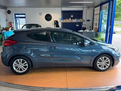 Gebraucht Kia Ceed Sportswagon Sport 135 PS (99 kW) 2013 Planetenblau Kombi