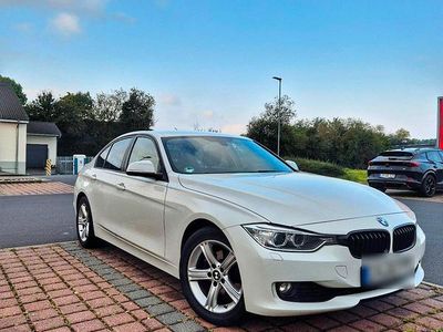 Gebraucht BMW 316 136 PS (100 kW) 2012 Weiß Limousine