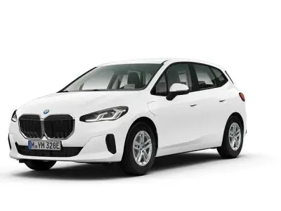 Gebraucht BMW 225 Active Tourer Sport Line 245 PS (180 kW) 2023 Weiß Van / Kleinbus