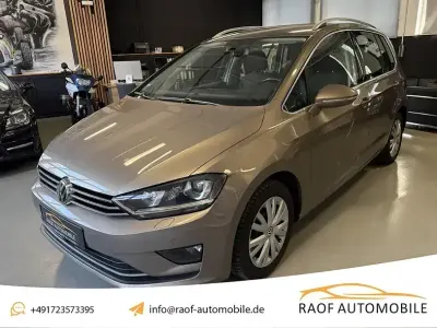 Gebraucht VW Golf Sportsvan Highline 125 PS (91 kW) 2014 Gold Van / Kleinbus