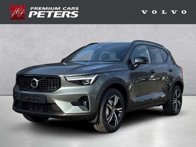 Neu Volvo XC40 Plus 197 PS (144 kW) 2026 Forest lake / metallic SUV