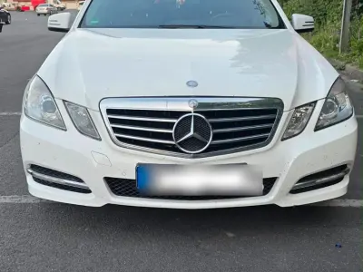 Gebraucht Mercedes E200 184 PS (135 kW) 2012 Weiß Kombi