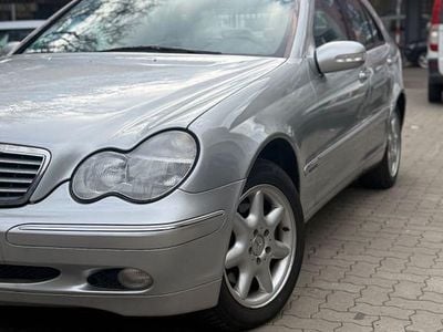 Gebraucht Mercedes C240 Elegance 170 PS (125 kW) 2002 Silber Limousine