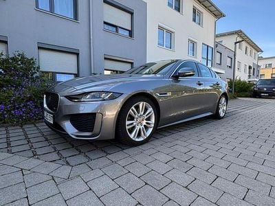 Usata Jaguar XE R-Dynamic 179 CV (131 kW) 2020 Argento Berlina