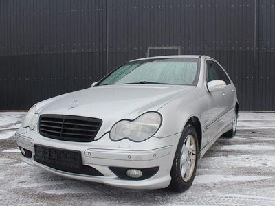 Silber Gebraucht 2001 Mercedes C200 Elegance Limousine | 4.999 € (Etwas zu teuer)