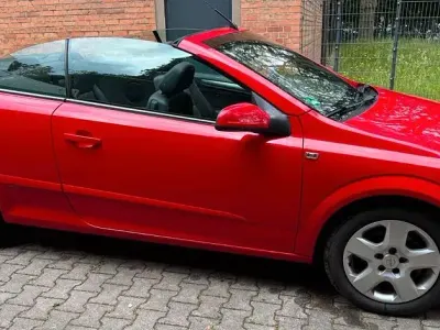 Gebraucht Opel Astra Cabriolet 140 PS (102 kW) 2008 Rot Cabrio
