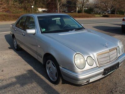Mercedes E240