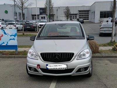 Gebraucht Mercedes B200 136 PS (100 kW) 2010 Silber Van / Kleinbus
