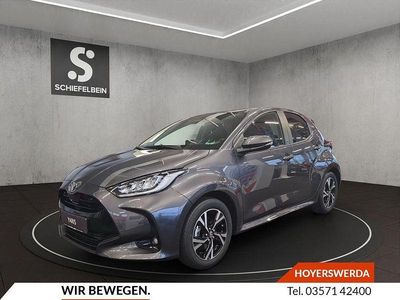 Marlingrau metallic Neu 2025 Toyota Yaris Hybrid Limousine | 26.880 € (Fairer Preis)