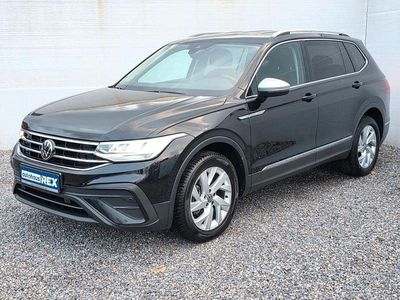 Deep black (metallic) Gebraucht 2022 VW Tiguan Allspace Life SUV | 28.900 € (Fairer Preis)