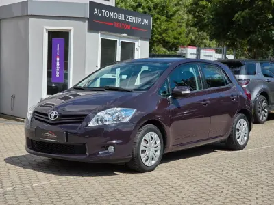 Gebraucht Toyota Auris Life+ 132 PS (97 kW) 2010 Violet Limousine
