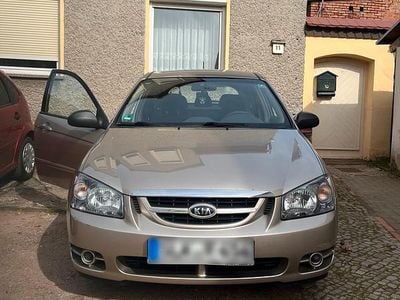 Used Kia Cerato 105 HP (77 kW) 2005 Sedan