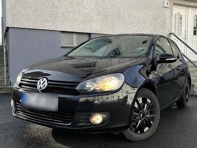 Gebraucht VW Golf VI Match 105 PS (77 kW) 2012 Schwarz Kleinwagen