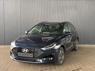 Neu Hyundai i30 Comfort 97 PS (71 kW) 2025 Blau Kombi