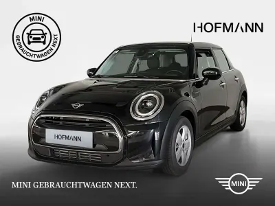 Gebraucht Mini Cooper Essential 136 PS (100 kW) 2023 Midnight black metallic Kleinwagen