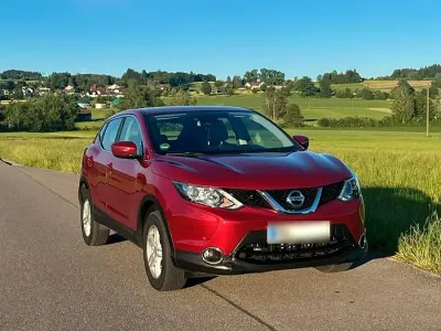 Gebraucht Nissan Qashqai Acenta 131 PS (96 kW) 2017 Rot SUV
