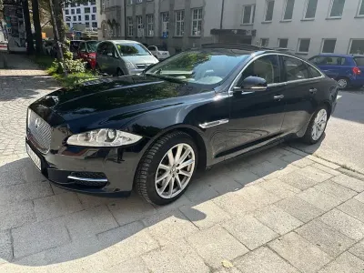 Używany Jaguar XJ Premium Luxury 275 KM (202 kW) 2013 Czarny Sedan/Limuzyna
