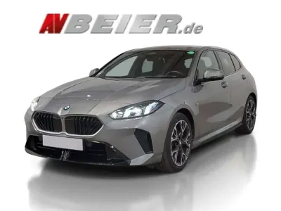 Gebraucht BMW 120 M Sport 170 PS (125 kW) 2024 Skyscarper grau met. Kleinwagen