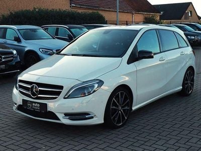 Gebraucht Mercedes B180 109 PS (80 kW) 2014 Weiß Van / Kleinbus