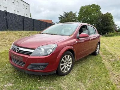 Gebraucht Opel Astra Cosmo 140 PS (102 kW) 2006 Rot Limousine