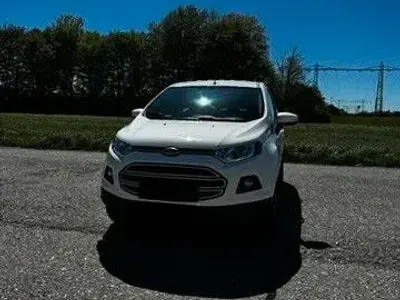 Usata Ford Ecosport Trend 125 CV (91 kW) 2015 Bianco SUV
