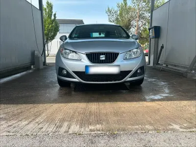 Gebraucht Seat Ibiza 86 PS (63 kW) 2010 Silber Kleinwagen