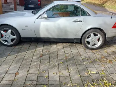 Gebraucht Mercedes SLK230 197 PS (144 kW) 1997 Silber Cabrio
