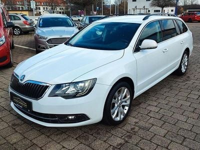 Gebraucht Skoda Superb Best of 140 PS (102 kW) 2015 Weiß Kombi