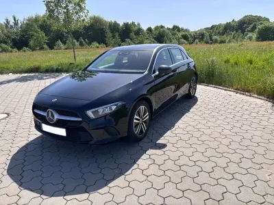 Gebraucht Mercedes A200 Progressive 163 PS (119 kW) 2020 Schwarz Limousine