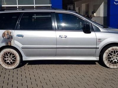 Silber Gebraucht 2003 Mitsubishi Space Wagon Motion Van / Kleinbus | 5.300 €