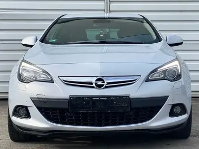 Gebraucht Opel Astra GTC Innovation 165 PS (121 kW) 2011 Grau Coupé
