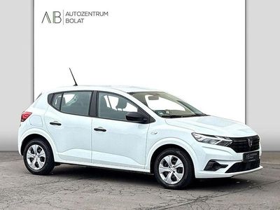 Weiß Gebraucht 2022 Dacia Sandero Essentiel Limousine | 10.500 € (Guter Preis)