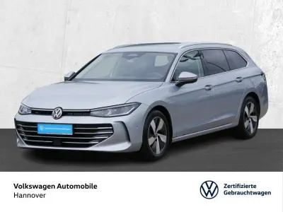 Gebraucht VW Passat Elegance 150 PS (110 kW) 2025 Oyster silver metallic Kombi