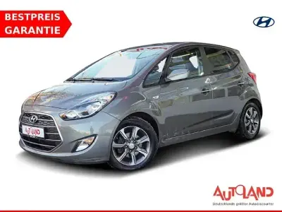Gebraucht Hyundai i20 Space Plus 125 PS (91 kW) 2018 Sleek silver / met Van / Kleinbus