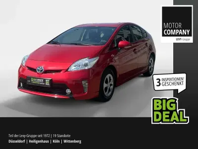 Gebraucht Toyota Prius 136 PS (100 kW) 2012 Rot Limousine