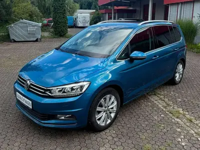 Gebraucht VW Touran Highline 150 PS (110 kW) 2015 Caribbean blue metallic Van / Kleinbus