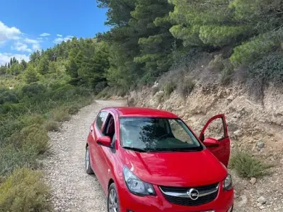 Używany Opel Karl Active 75 KM (55 kW) 2017 Czerwony Hatchback