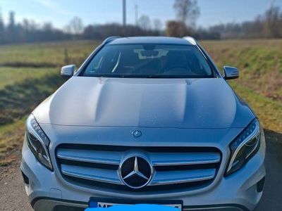 Gebraucht Mercedes GLA200 Urban 136 PS (100 kW) 2014 Silber SUV