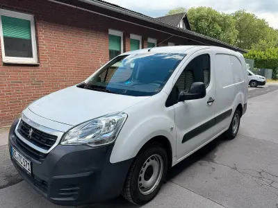 Gebraucht Peugeot Partner 99 PS (72 kW) 2018 Weiß Van / Kleinbus