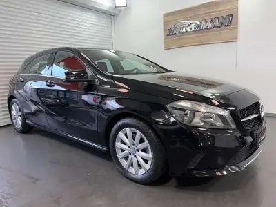 Gebraucht Mercedes A180 122 PS (89 kW) 2016 Kosmosschwarz Kleinwagen