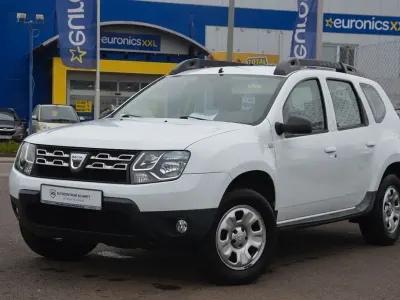 Second-hand Dacia Duster Lauréate 105 CP (77 kW) 2015 Alb SUV