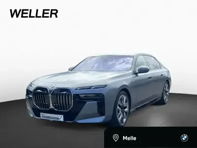 Gebraucht BMW 740 Shadowline 299 PS (219 kW) 2025 Frozen pure grey (grau) Limousine