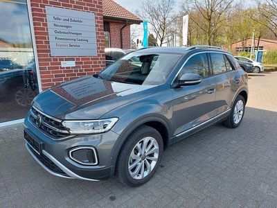 Second-hand VW T-Roc Style 150 CP (110 kW) 2023 Gri SUV