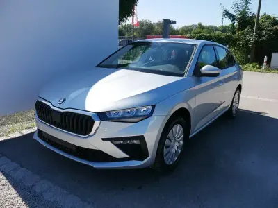 Neu Skoda Scala Selection 150 PS (110 kW) 2026 Silber Kleinwagen
