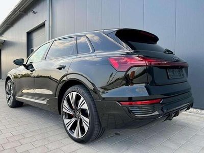 Mythosschwarz metallic Gebraucht 2023 Audi Q8 e-tron S-Line SUV | 64.990 €